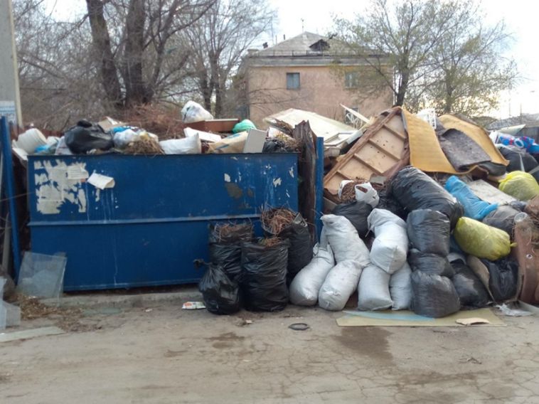 Магнитогорск попал в антирейтинг контейнерных площадок, на которых возникают сложности с вывозом мусора
