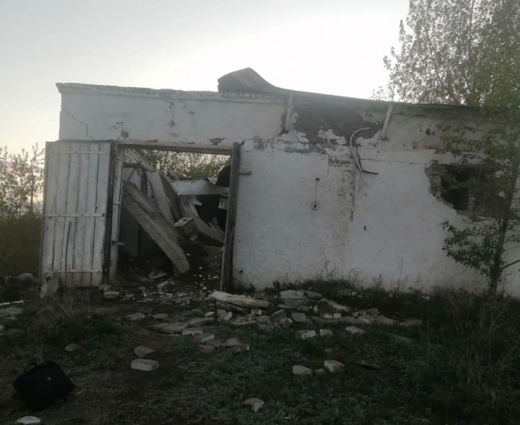 В Агаповском районе снесли здание, в котором погиб подросток