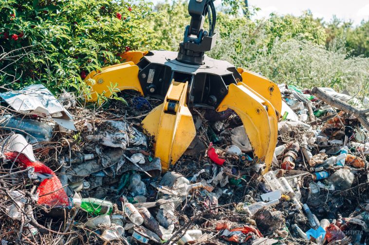 В Магнитогорске более 650 тонн мусора вывезли с незаконных свалок