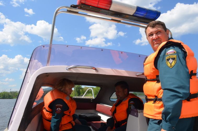 Магнитогорские спасатели проводят рейды по реке Урал