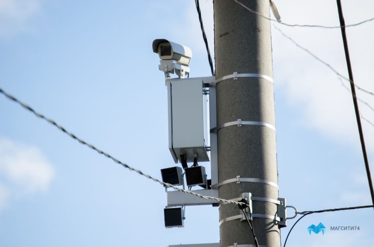 В Магнитогорске продолжается установка камер видеонаблюдения на дорогах