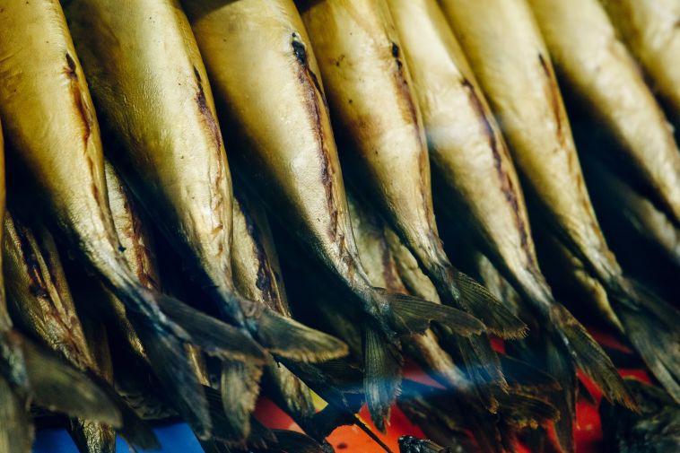 В Челябинской области реализовали почти 5 тонн поддельных рыбных консервов