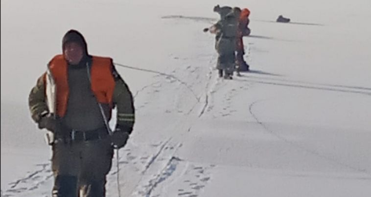 Спасатели вызволили рыбака из Магнитогорска, который провалился под лёд