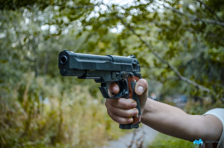 В Краснодарском крае мужчина открыл стрельбу на улице