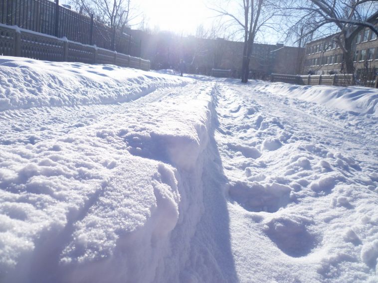 Три месячных нормы! В Магнитогорске выпало аномальное количество снега