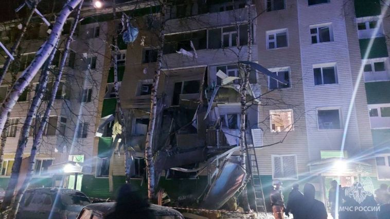 В Нижневартовске произошел взрыв в жилом доме