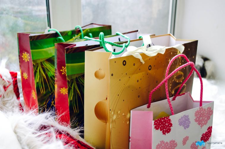 Исследование: россияне рассказали, сколько потратят на новогодние подарки