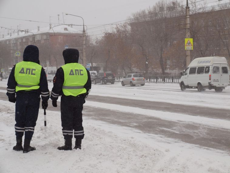 ГИБДД продолжает круглосуточное дежурство на дорогах из-за морозов