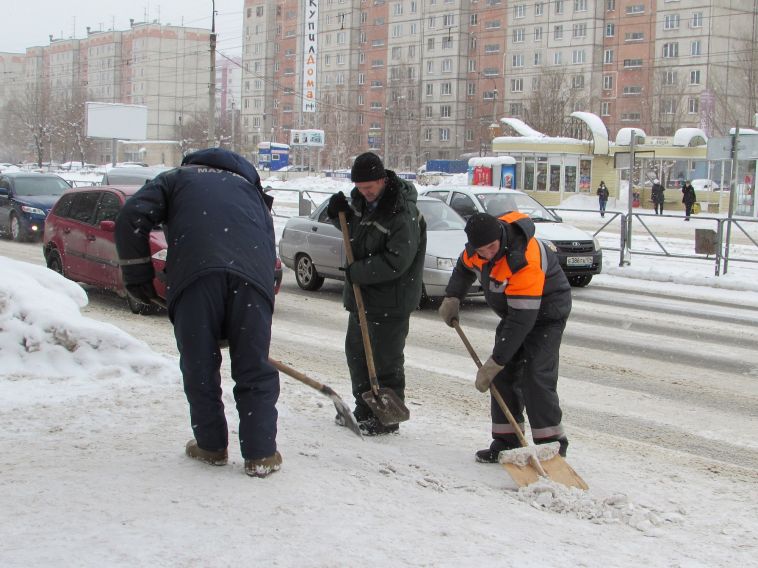Работы продолжаются: в администрации Магнитогорска рассказали об уборке города