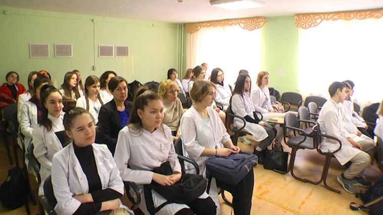Студенты Магнитогорского медицинского колледжа присоединились к «Движению первых»