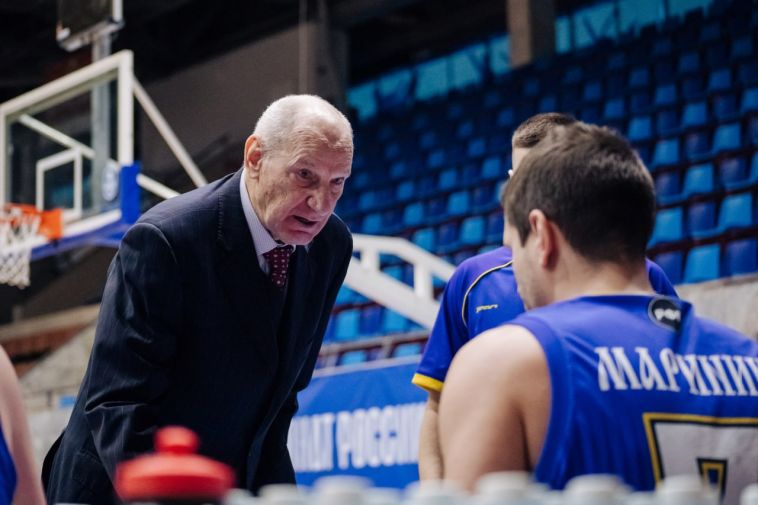 В Магнитогорске главному тренеру ростовского баскетбольного клуба стало плохо во время матча с «Металлургом»