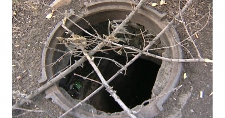 В Челябинской области Следственный комитет проводит проверку после падения мальчика в канализационный колодец