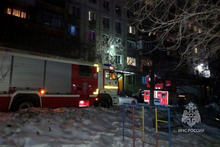 В Челябинске в пожаре погибли женщина и 12-летняя девочка