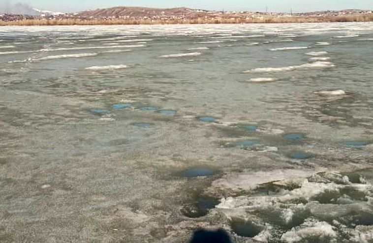 Вовремя заметили: в Магнитогорске двух школьниц спасли с тонкого льда на реке Урал
