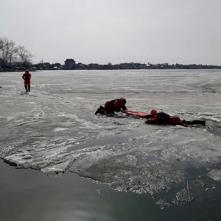 Трижды за выходные спасатели оказывали помощь южноуральцам, вышедшим на лед