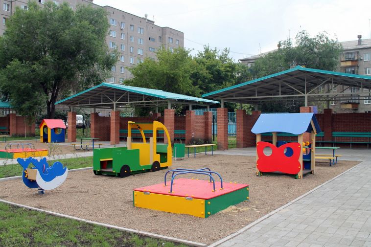 В Челябинской области девочка лишилась части пальца на детской площадке