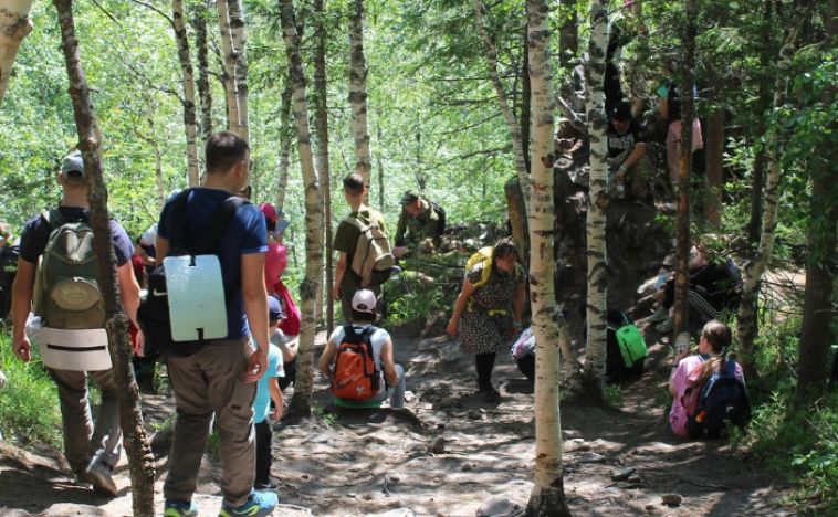 В парке Таганай во время прогулки потерялась группа пенсионеров