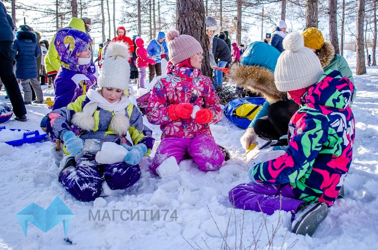 Зимние игры с детьми: чем заняться на свежем воздухе