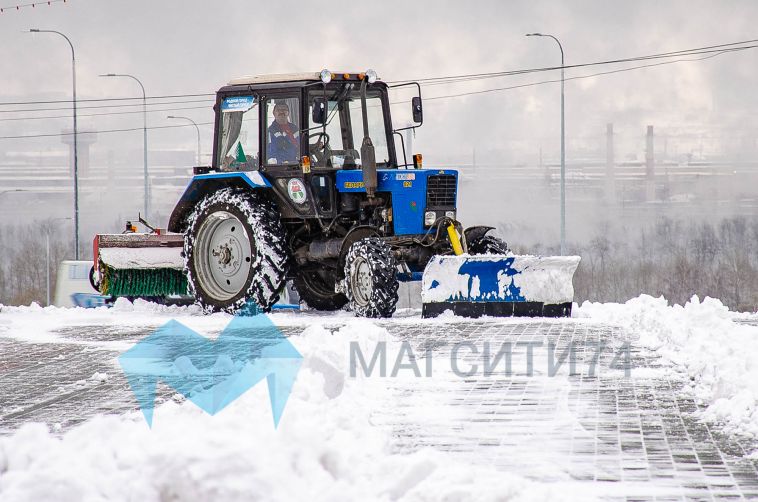 В Магнитогорске продолжается уборка улиц от снега
