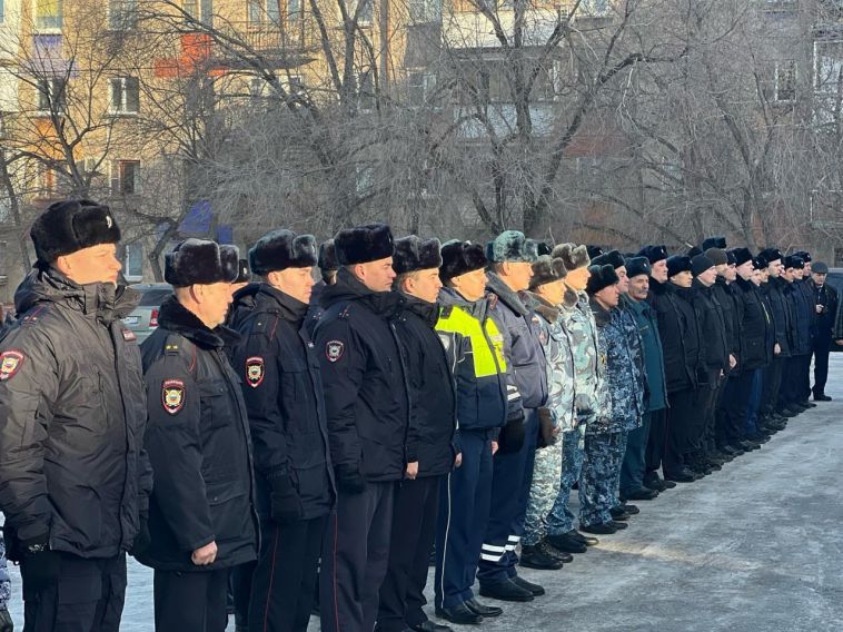 В Магнитогорске полицейские соревновались в стрельбе из табельного оружия
