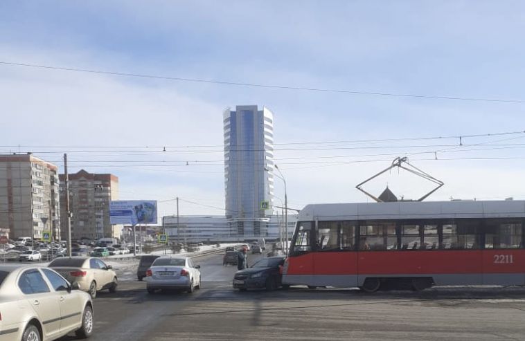 В Магнитогорске водитель иномарки пострадала в ДТП с трамваем