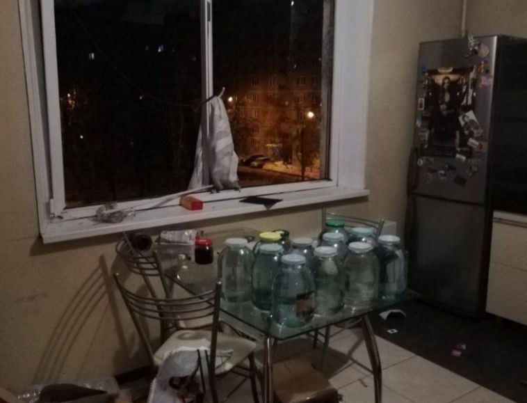 Из-за самогонного аппарата произошел взрыв в жилом доме Челябинска