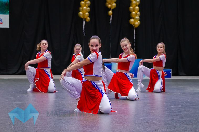 В Магнитогорске стартовал фестиваль хореографии «Улица горящих фонарей»