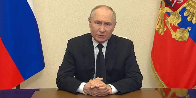 Владимир Путин обратился к россиянам после теракта