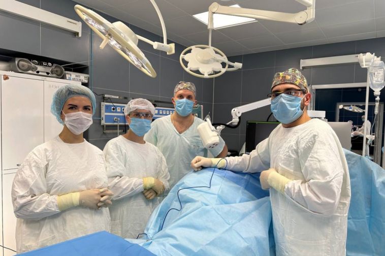 Челябинские онкологи удалили пациенту меланому при помощи новой технологии