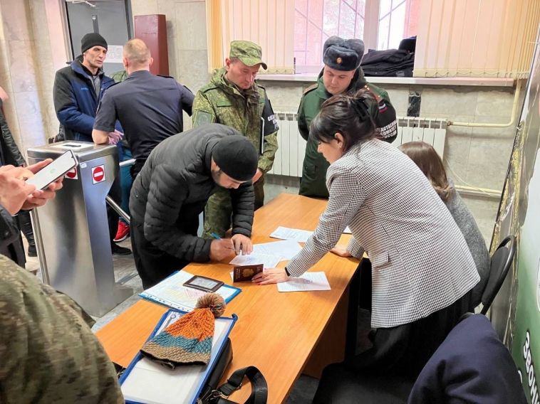 В Челябинской области 15 уроженцев соседних государств получили повестки