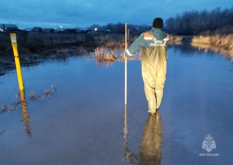 В нескольких районах Челябинской области действует режим ЧС в связи с паводками