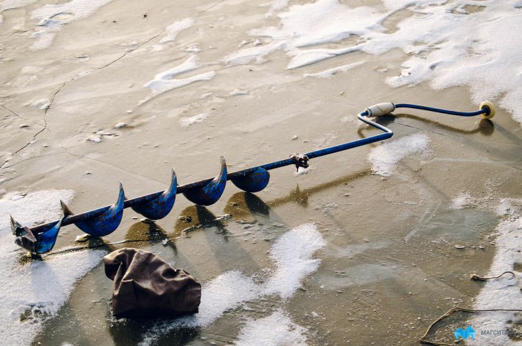 На Южном Урале рыбаки оказались на льдине отрезанными от берега