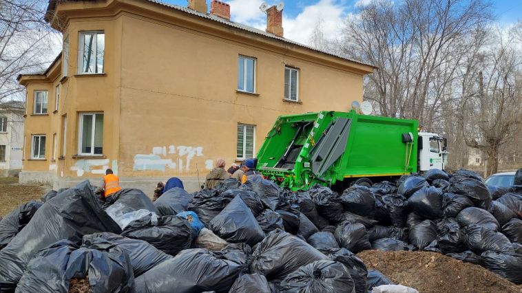 Из Магнитогорска вывезли более 880 мешков с мусором после субботников