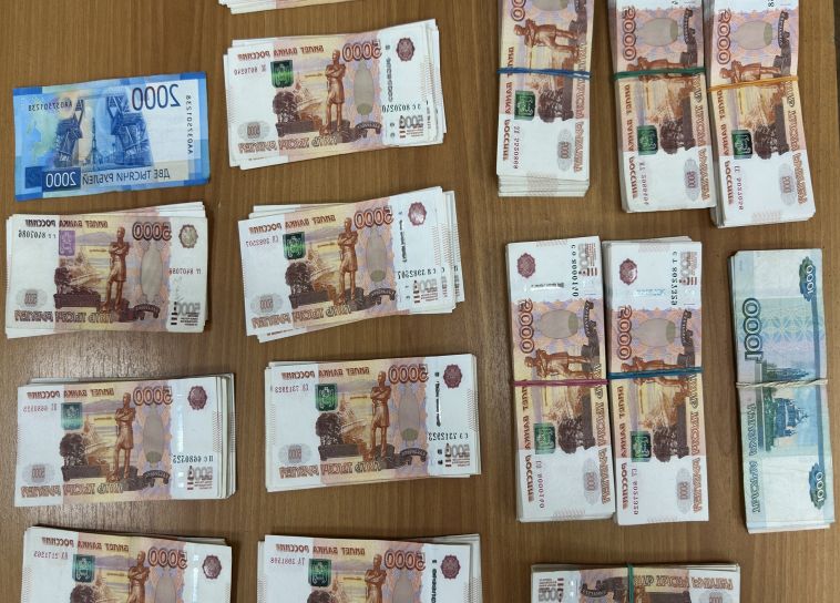 Тюменские таможенники не дали вывезти за границу более 3 млн рублей