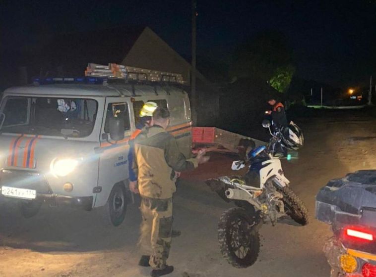 В Челябинской области спасатели эвакуировали мотоциклистов