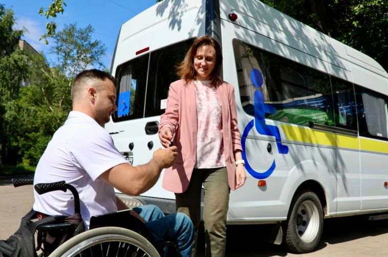 Магнитогорскому правобережному  обществу инвалидов подарили новый автомобиль