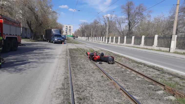 Сотрудники Госавтоинспекции установили обстоятельства ДТП с участием мотоциклиста