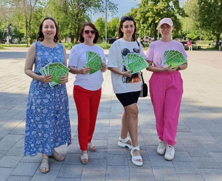 В Международный день защиты детей в Магнитогорске прошла всероссийская акция #ДарюТепло
