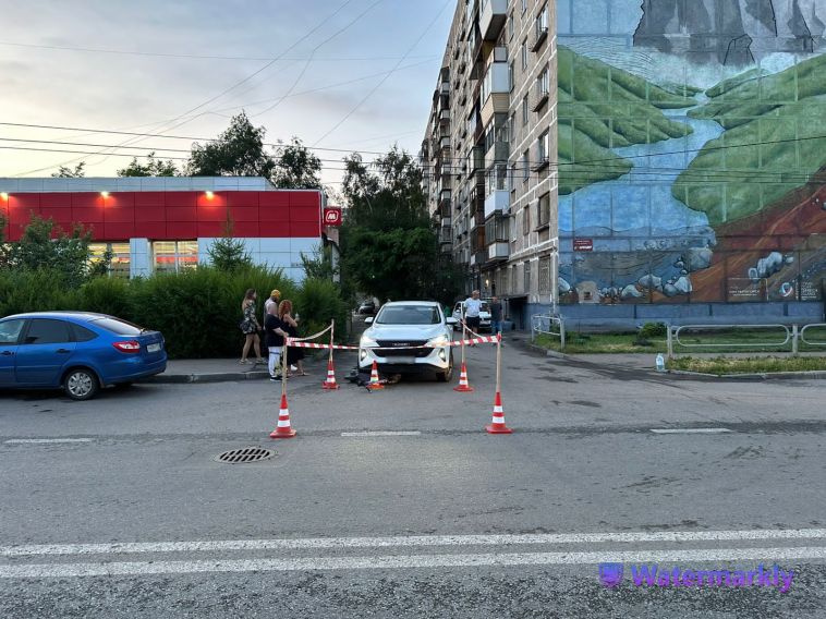 Сотрудники Госавтоинспекции Магнитогорска устанавливают обстоятельства ДТП с участием 16-летнего подростка на электросамокате