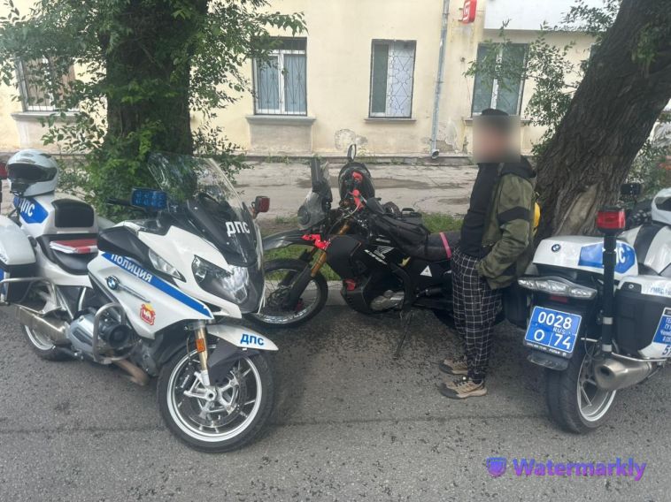 Сотрудники мотовзвода задержали водителя, не имеющего права управления