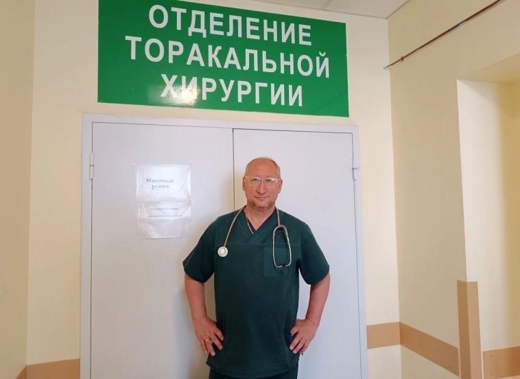 В хирургическом торакальном отделении городской больницы № 1 имени Г. И. Дробышева провели операцию пациенту с редкой патологией
