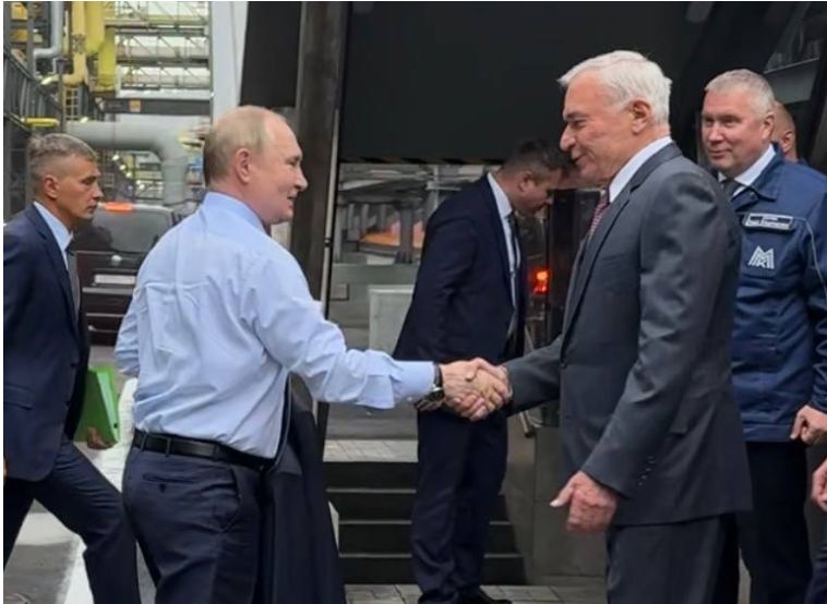 Владимир Путин посетил коксовую батарею № 12 ММК - крупнейший инвестиционный проект компании последнего десятилетия