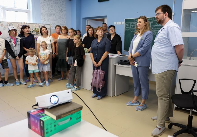 В Магнитогорской школе-интернате с углубленным изучением предметов для перспективных детей прошёл день открытых дверей
