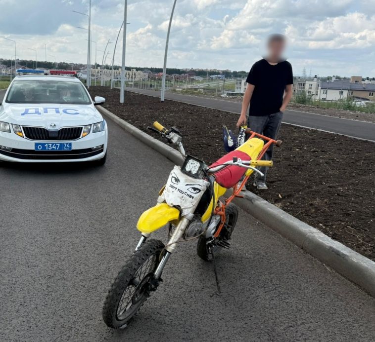 Сотрудники Госавтоинспекции Магнитогорска задержали 15-летнего водителя питбайка