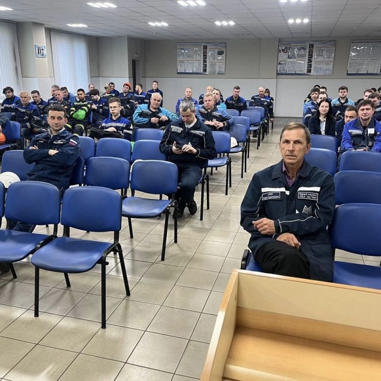 Полицейские Магнитогорска проводят профилактические беседы на предприятиях в рамках акции «Останови мошенника»!