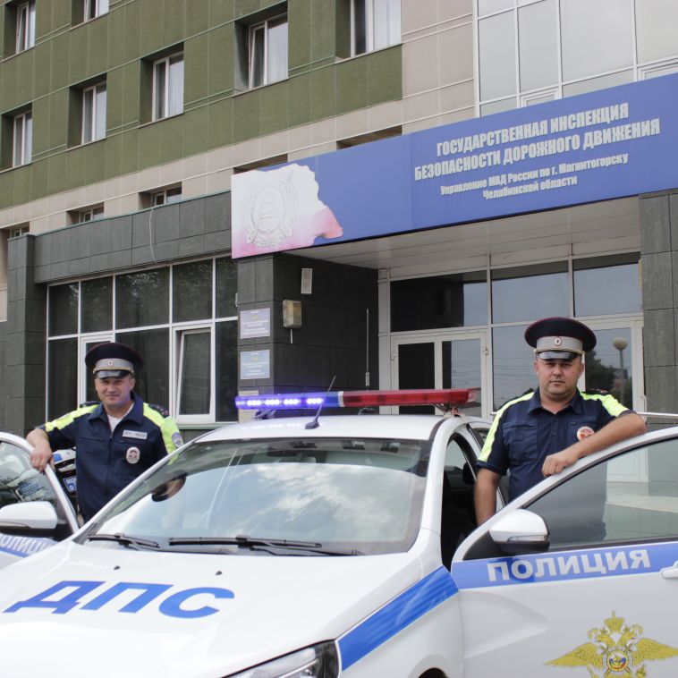 Сотрудники Госавтоинспекции организовали беспрепятственный проезд автомобиля с ребёнком, которому требовалась экстренная медицинская помощь