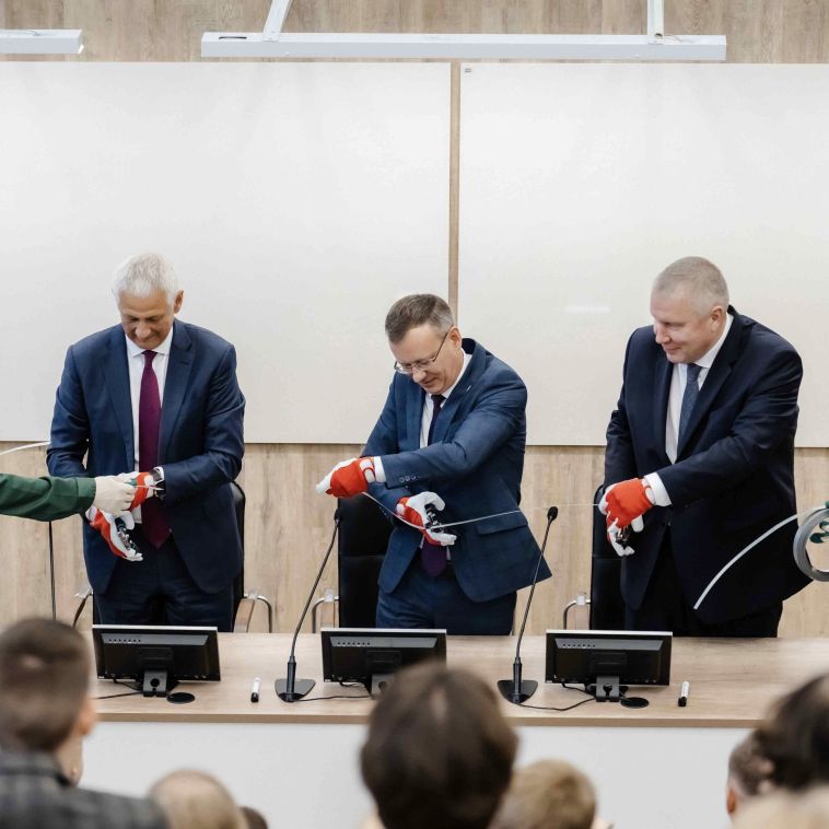 В День знаний в МГТУ имени Г. И. Носова торжественно открыли модернизированную аудиторию, реконструированную при поддержке Группы ММК