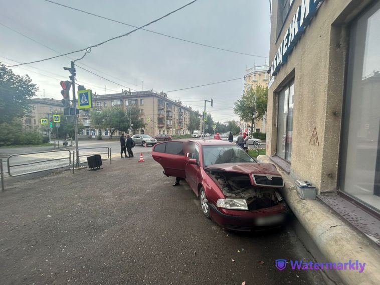 В Магнитогорске в результате столкновения на перекрёстке пострадали трое человек