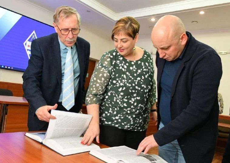 Продолжается работа над энциклопедией к 100-летию города, в которую войдёт информация об истории, известных личностях и организациях Магнитогорска