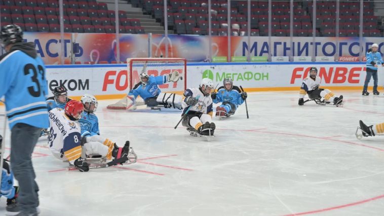 В Магнитогорске с 18 по 20 декабря на арене «Металлург» состоялось Первенство Челябинской области по следж-хоккею